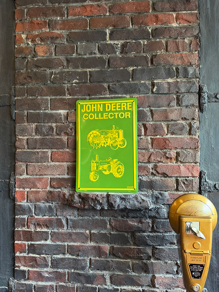 ジョンディアー　コレクター　ブリキ看板　（JOHN DEERE COLLECTOR）　■ アメリカン雑貨 アメリカ雑貨 |  | 01