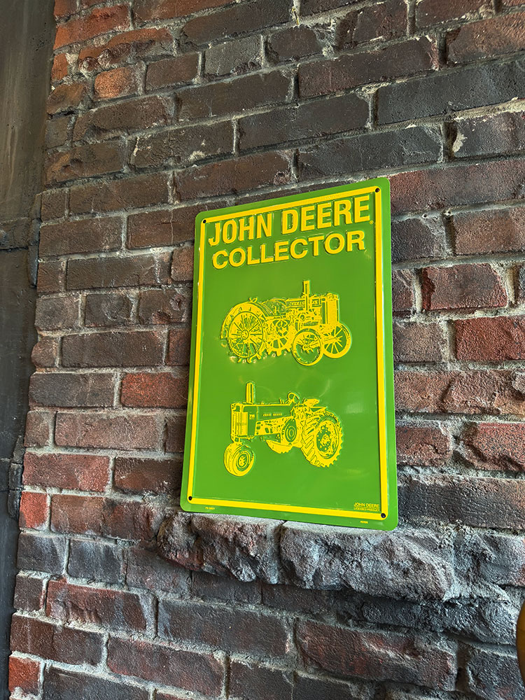 ジョンディアー　コレクター　ブリキ看板　（JOHN DEERE COLLECTOR）　■ アメリカン雑貨 アメリカ雑貨 |  | 02