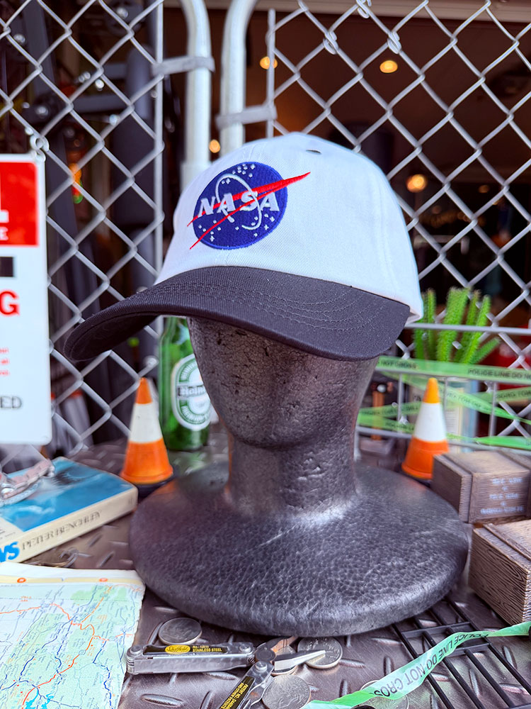 NASA　オフィシャル　キャップ　（ホワイト＆ブラック）　■ アメリカン雑貨 アメリカ雑貨 | 