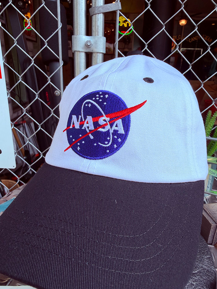 NASA　オフィシャル　キャップ　（ホワイト＆ブラック）　■ アメリカン雑貨 アメリカ雑貨 |  | 01