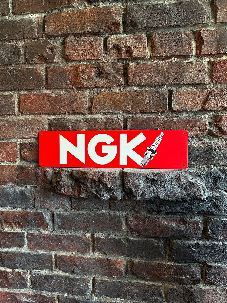 NGK　ブリキ看板　ロングサイン　（ロゴ） ■ アメリカン雑貨 アメリカ雑貨 |  | 01