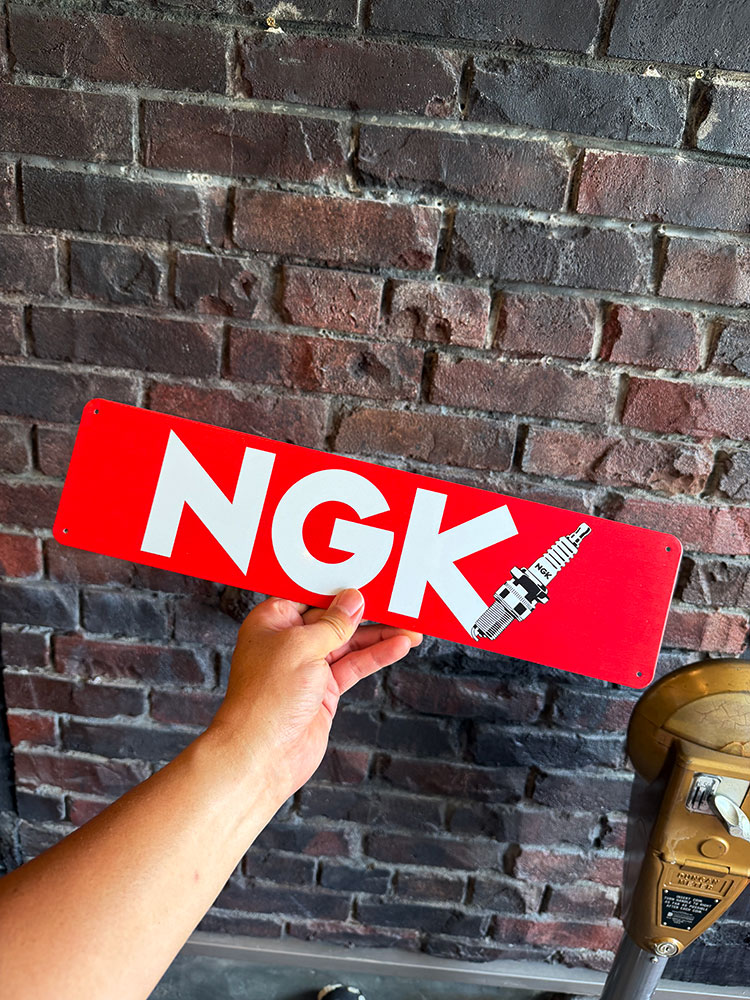 NGK　ブリキ看板　ロングサイン　（ロゴ） ■ アメリカン雑貨 アメリカ雑貨 |  | 03
