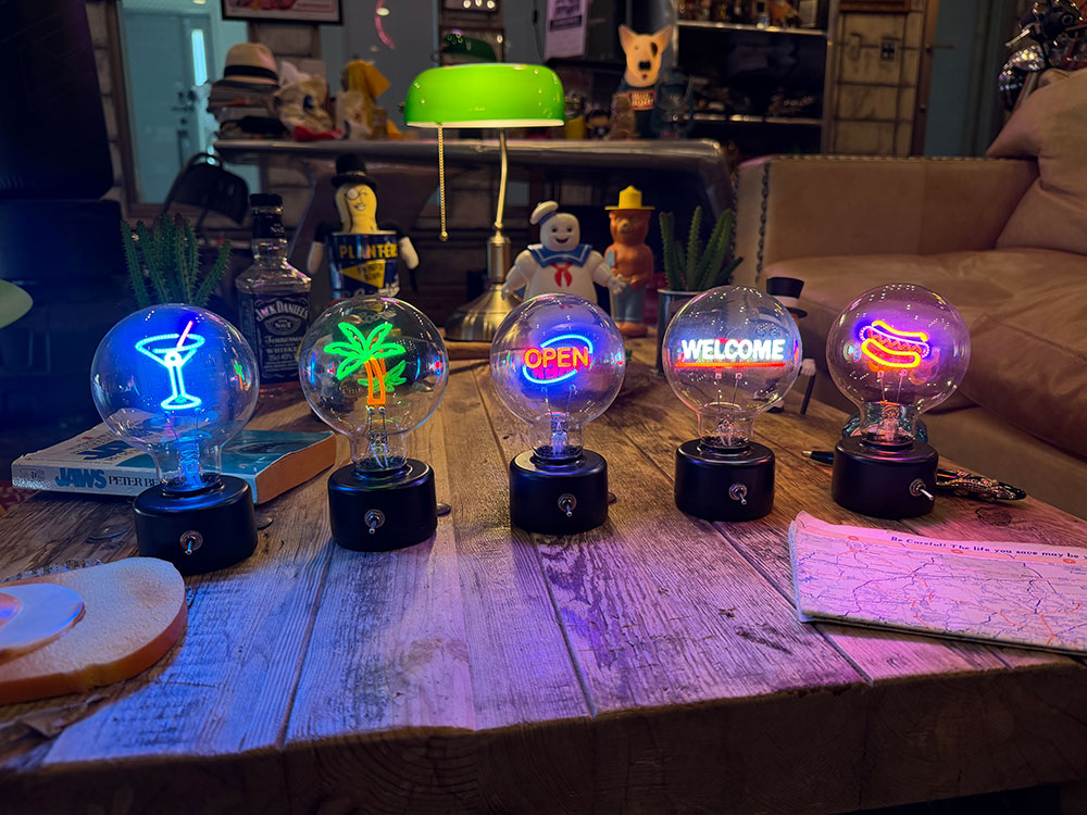 LED　バルブライト　（ホットドッグ）　単四電池＆USB電源の両方対応 ■ アメリカン雑貨 アメリカ雑貨 |  | 06
