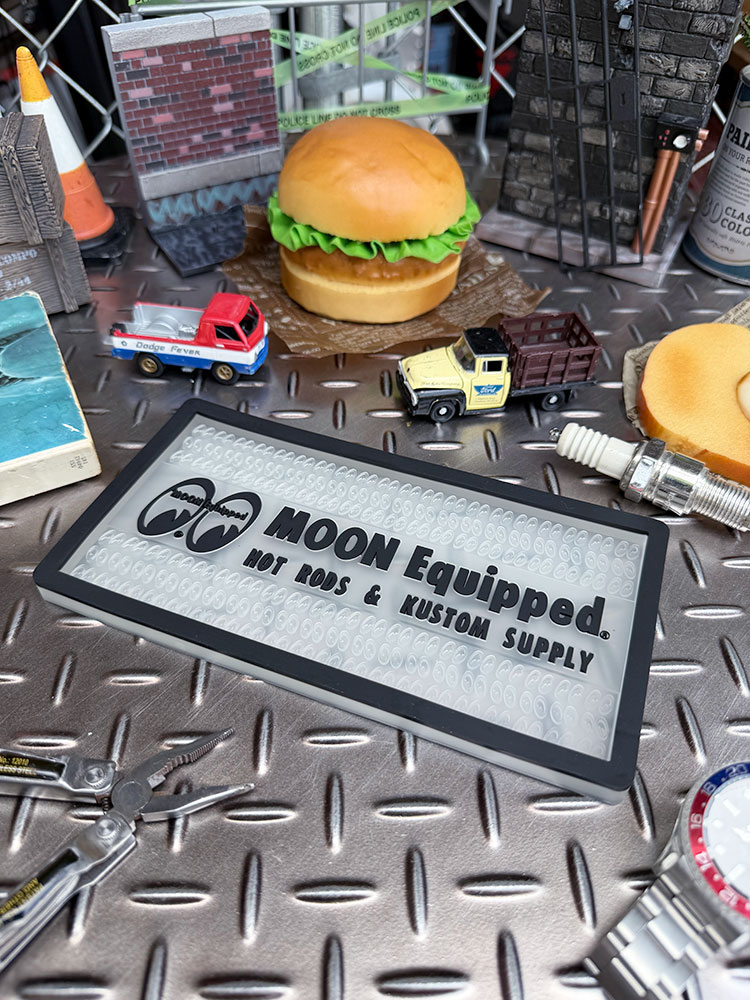 暗闇で光る！蓄光仕様　ムーンイクイップド　ラバートレイ　ムーンアイズ ■ アメリカン雑貨 アメリカ雑貨 |  | 01