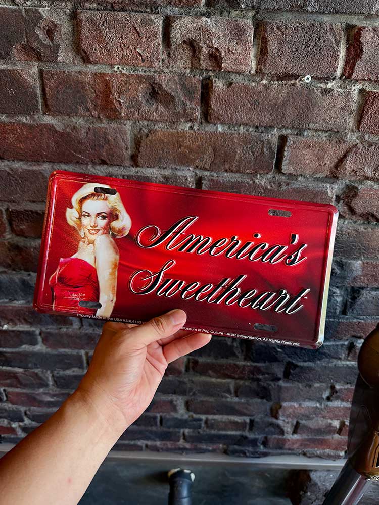 マリリン・モンロー　ライセンスプレート　（America's Sweetheart） ■ アメリカン雑貨 アメリカ雑貨 |  | 02