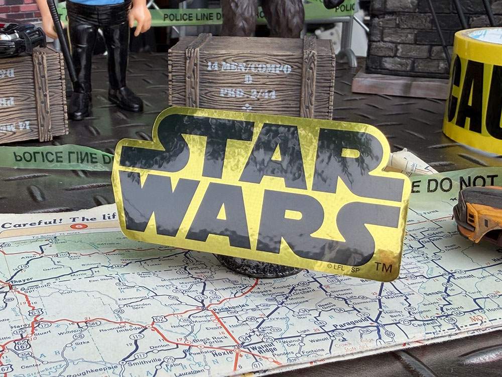 スターウォーズ　ロゴ　オフィシャル　ミニステッカー　（ゴールドロゴ） ■ アメリカン雑貨 アメリカ雑貨 | 