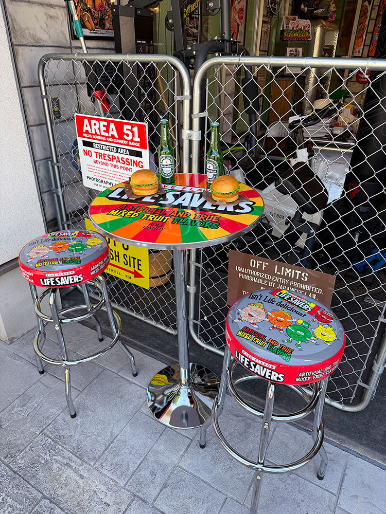 ライフセイバーズ　バーテーブル　＆　バースツール2脚　（3点セット） ※沖縄・離島は配送不可 ■ アメリカン雑貨 アメリカ雑貨 |  | 04
