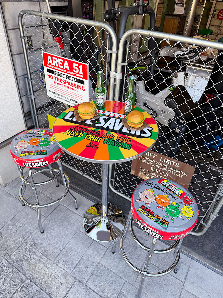 ライフセイバーズ　バーテーブル　＆　バースツール2脚　（3点セット） ※沖縄・離島は配送不可 ■ アメリカン雑貨 アメリカ雑貨 |  | 05