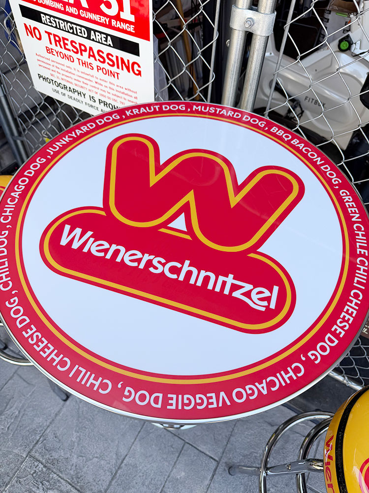 ウインナーシュニッツェル　バーテーブル　単品 ※沖縄・離島は配送不可 ■ アメリカン雑貨 アメリカ雑貨 |  | 01