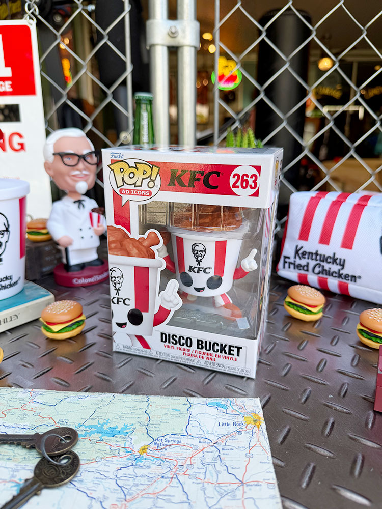 ファンコポップ　KFC　ディスコバケツ　フィギュア　チキンバーレル　FUNKO POP! ■ アメリカン雑貨 アメリカ雑貨 |  | 06