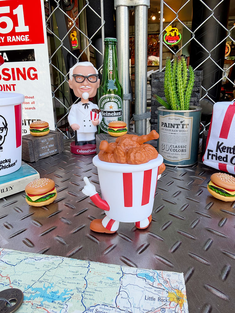 ファンコポップ　KFC　ディスコバケツ　フィギュア　チキンバーレル　FUNKO POP! ■ アメリカン雑貨 アメリカ雑貨 |  | 02