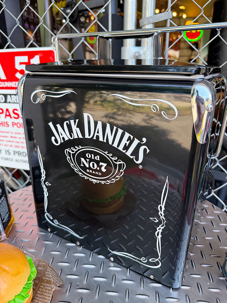 ジャック・ダニエル　レトロ　ピクニックストレージ　クーラーボックス ■ アメリカン雑貨 アメリカ雑貨 |  | 02