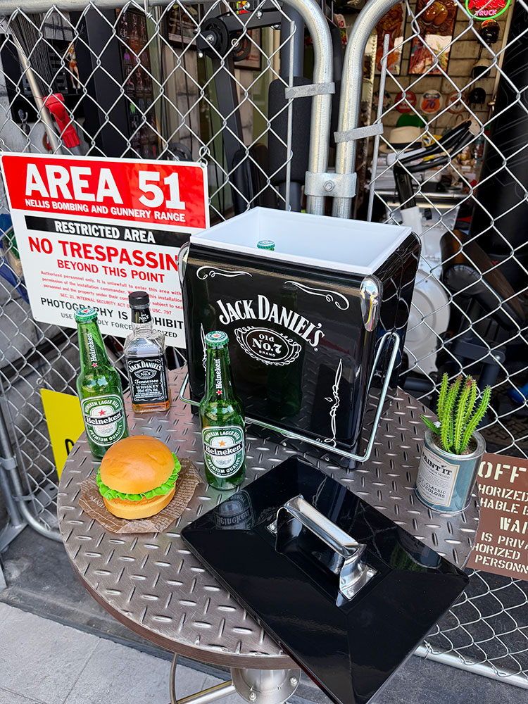 ジャック・ダニエル　レトロ　ピクニックストレージ　クーラーボックス ■ アメリカン雑貨 アメリカ雑貨 |  | 06