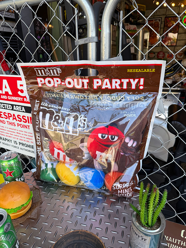 M&M's　ピロークッション＆プラッシュセット　ぬいぐるみ ■ アメリカン雑貨 アメリカ雑貨 |  | 01