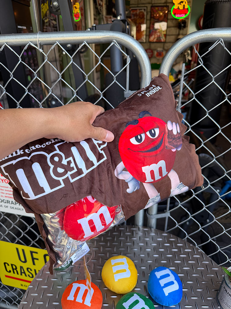 M&M's　ピロークッション＆プラッシュセット　ぬいぐるみ ■ アメリカン雑貨 アメリカ雑貨 |  | 03