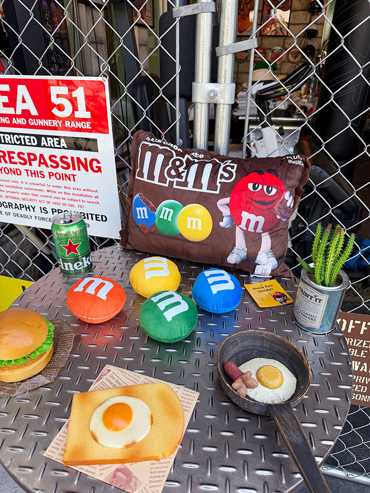 M&M's　ピロークッション＆プラッシュセット　ぬいぐるみ ■ アメリカン雑貨 アメリカ雑貨 |  | 05