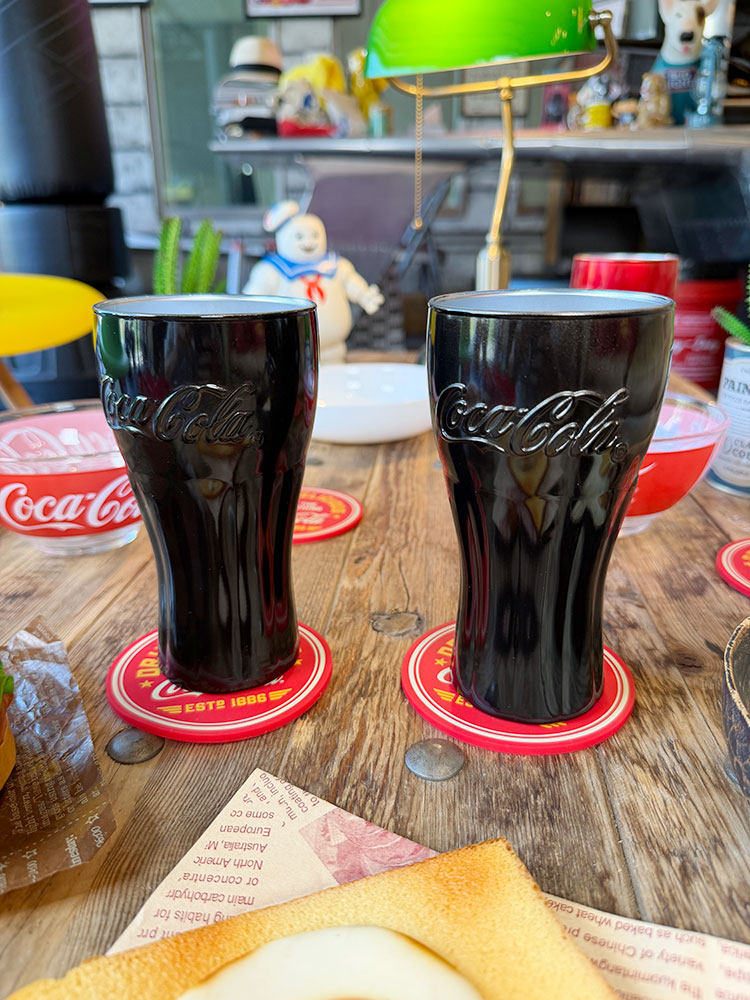 コカ・コーラ　オフィシャル　プレミアム　ジェニュイングラス　370ml　ガラス製　（2個セット/ブラック） | Coca Cola