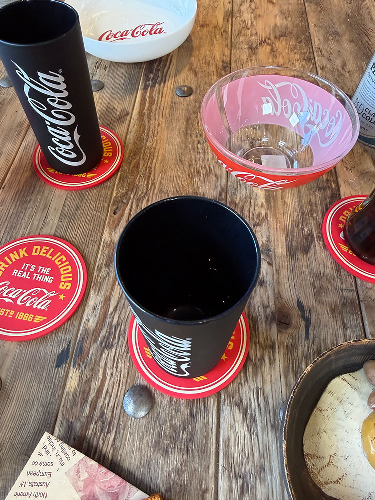 コカ・コーラ　オフィシャル　FIZZ　スリムグラス　270ml　ガラス製　（ブラック）　単品 ■ アメリカン雑貨 アメリカ雑貨 |  | 01
