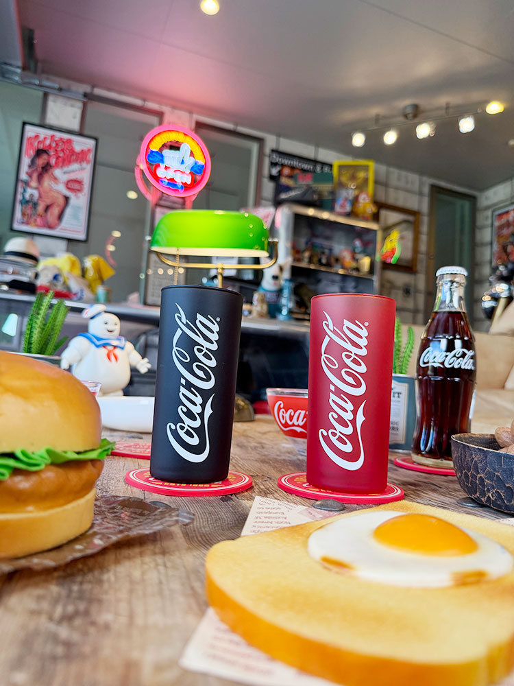 コカ・コーラ　オフィシャル　FIZZ　スリムグラス　270ml　ガラス製　（2個セット/ブラック＆レッド） ■ アメリカン雑貨 アメリカ雑貨 | Coca Cola | 04