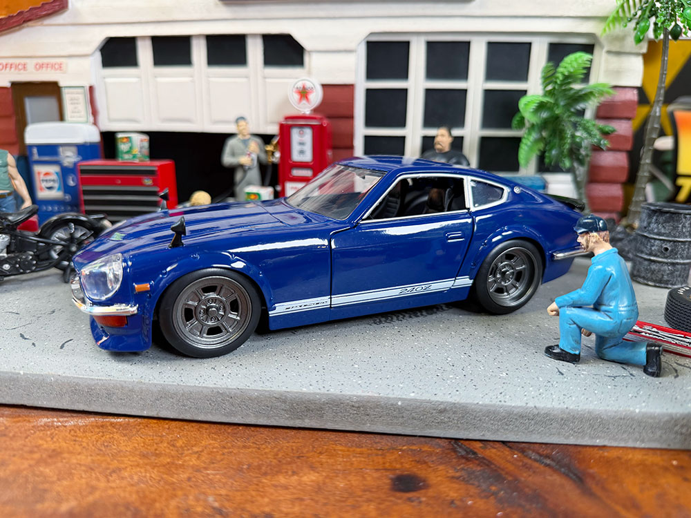 Jada　1972　ダットサン　240Z ダイキャストミニカー　1/24スケール　（ダークブルー） ■ アメリカン雑貨 アメリカ雑貨 |  | 04