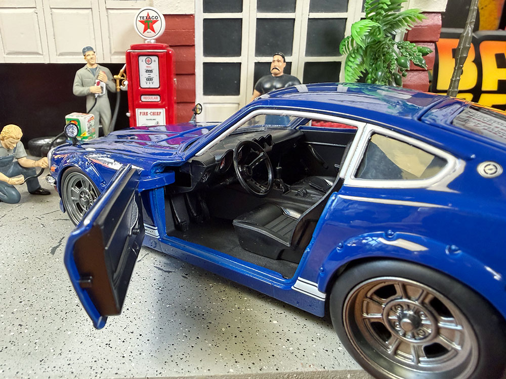 Jada　1972　ダットサン　240Z ダイキャストミニカー　1/24スケール　（ダークブルー） ■ アメリカン雑貨 アメリカ雑貨 |  | 05