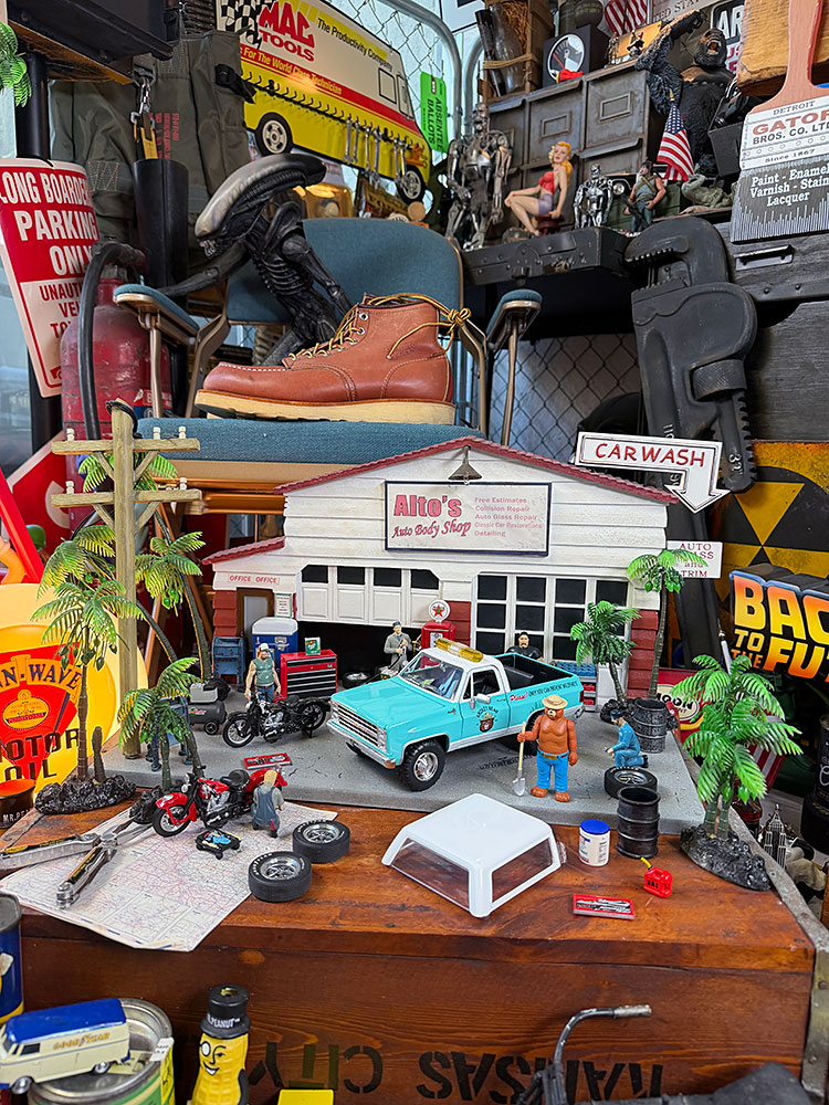 Jada　スモーキーベアー　1980年　シボレー　ブレイザー　ダイキャストミニカー　1/24スケール　（スモーキーベアーのフィギュア付き） |  | 11