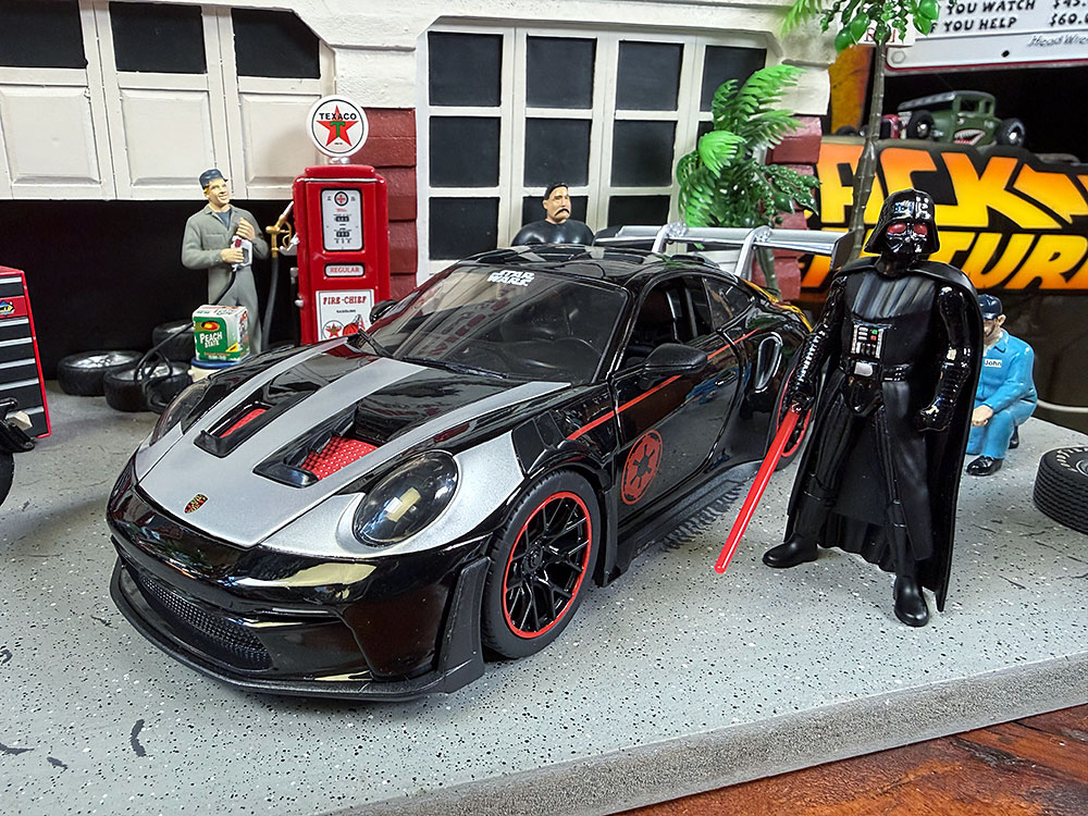 Jada　ダースベイダー　ポルシェ　911 GT3 RS Type992　1/24スケール　スターウォーズ　（ダースベイダーのフィギュア付き） | 