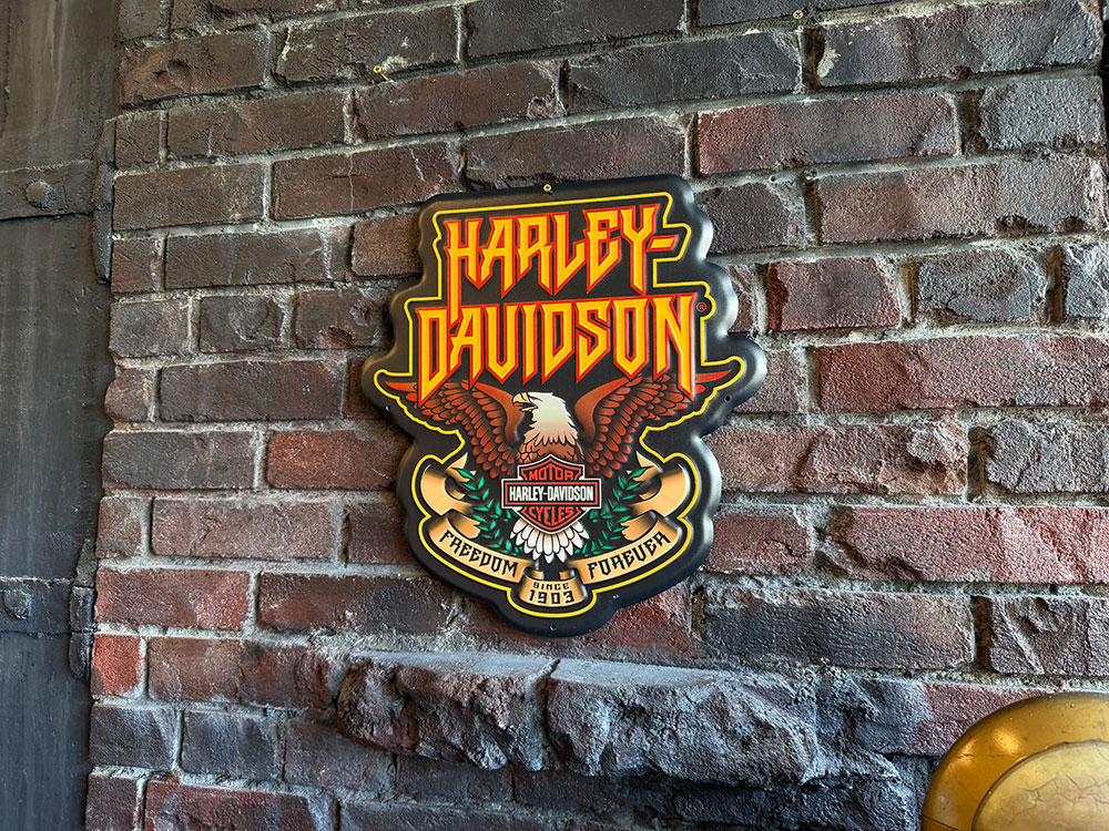 ハーレーダビッドソン　オフィシャル　エンボスティンサイン　（ハードロックイーグル）　ブリキ看板 | Harley Davidson | 03