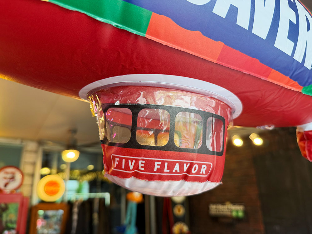 ライフセーバー　飛行船型　インフレータブル ■ アメリカン雑貨 アメリカ雑貨 |  | 02