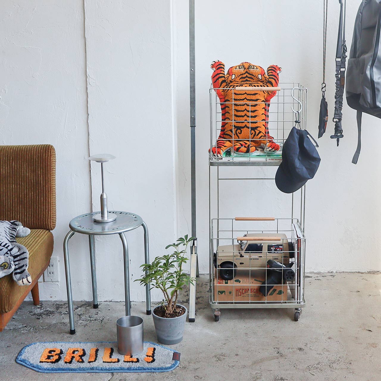 ポストジェネラル　インダストリアル　ランドリーワゴン　ジンク　大容量60L　2段　キャスター付き ■ アメリカン雑貨 アメリカ雑貨 |  | 12