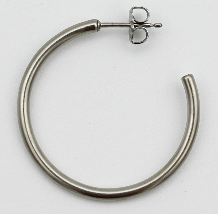 チタン ピアス フープ ハーフ 大きめ 純チタン 幅2mm×直径30mm 全8色