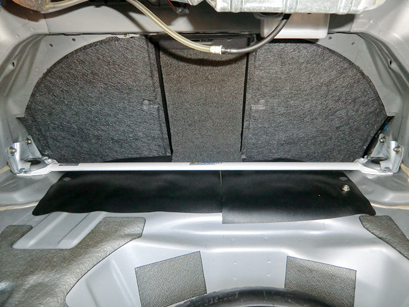 スバル レガシーB4? ストラットタワーバー