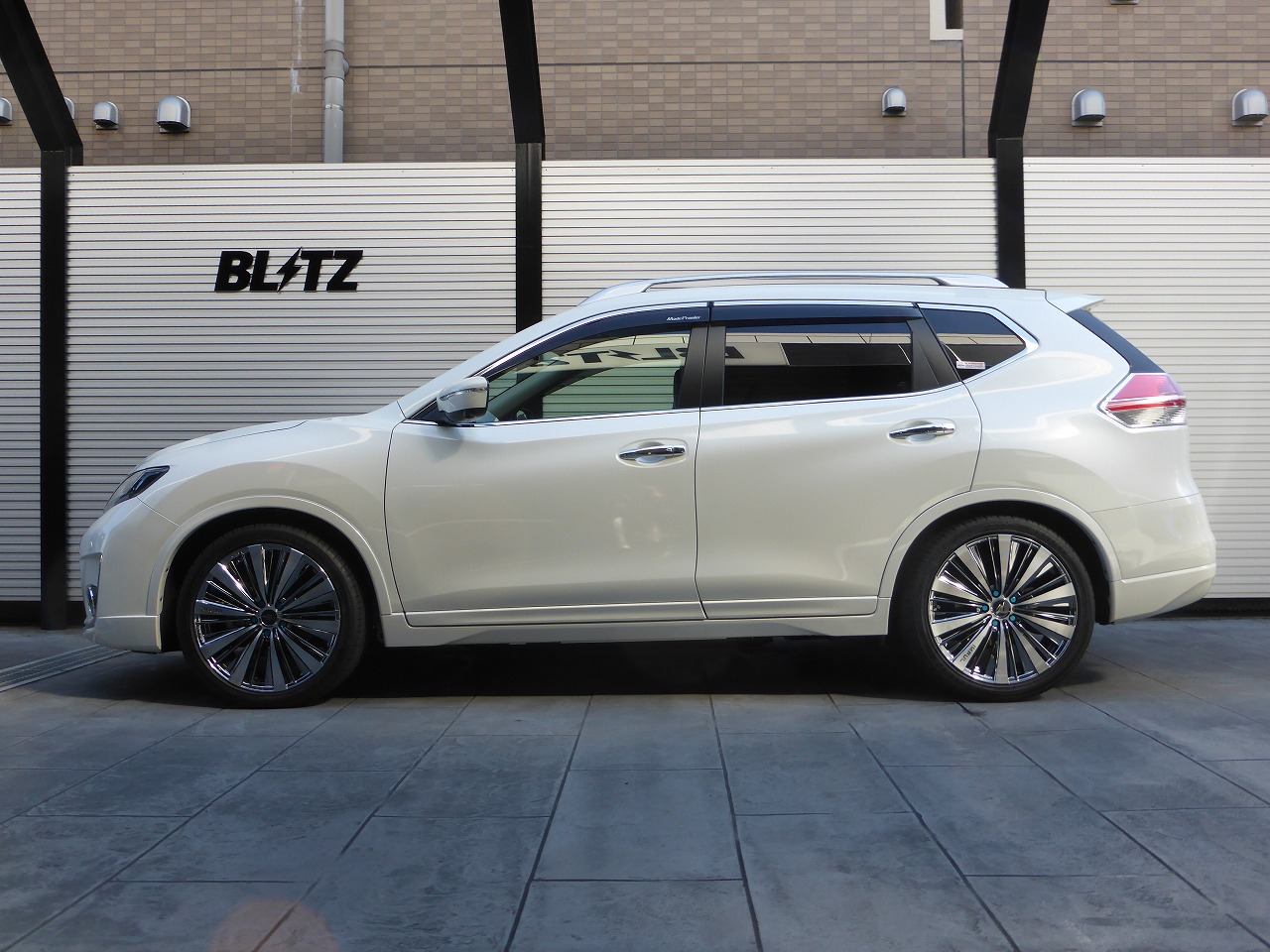 BLITZ(ブリッツ) 車高調キット エクストレイル ハイブリッド BLITZ(ブリッツ) 車高調キット エクストレイル ハイブリッド