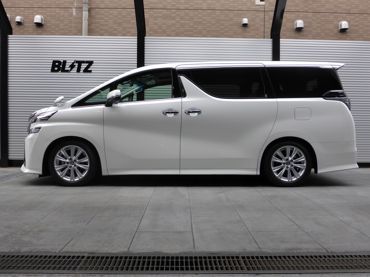 30アルファードBLITZ サスペンションキット BLITZ（ブリッツ） 車高調キット アルファード AGH30W トヨタ ZZ-R