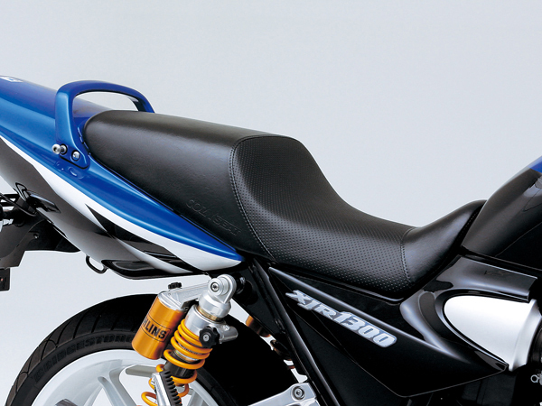 デイトナ COZY居敷き XJR1300用 ディンプルメッシュ/黒いこと ヤマハ XJR1300 43833 DAYTONA 外装パーツ-車、バイク、自転車