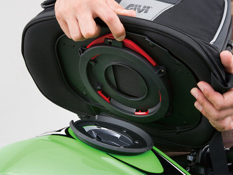 デイトナ GIVIタンクロック アタッチメント BF14 NINJA/250/R/300/Z250