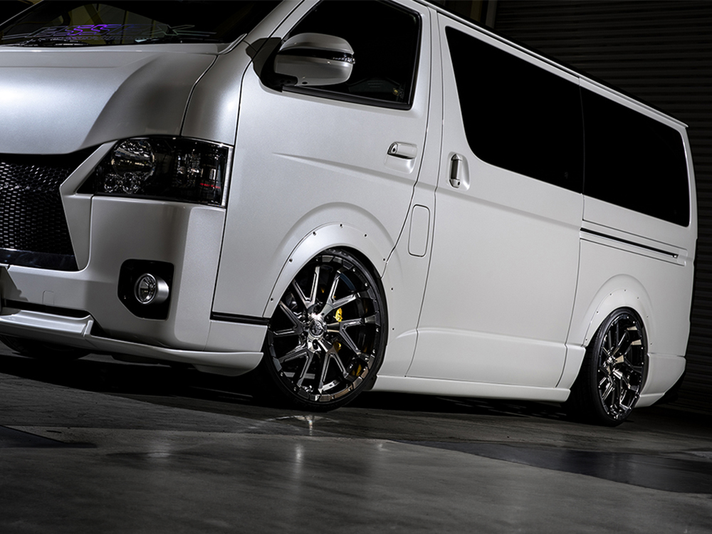 ホイール 【18×7.0J 5-114.3 INSET42 ブラックメタリック