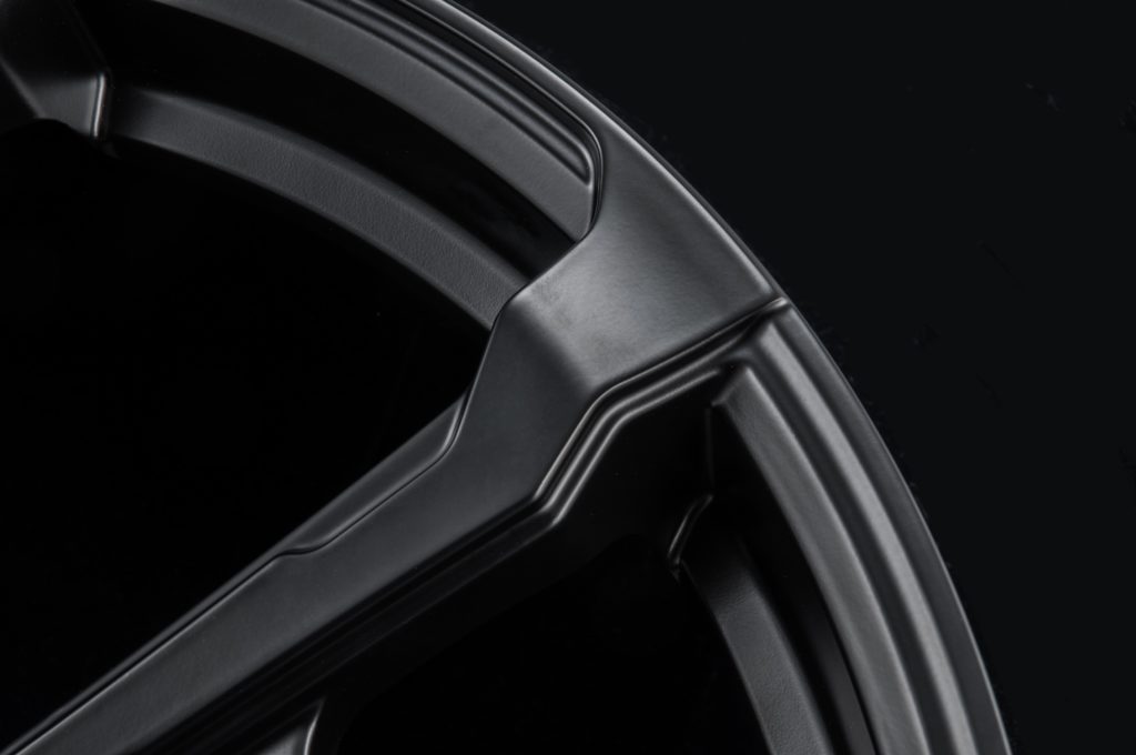 MONZA JAPAN - 銀輪 ヴォクシー/ノア 90系 トヨタ モンツァジャパン 1本 【17×7.0J 5-114.3 INSET38】 ご機嫌立ちはだかる ヴィラス 17in 5穴
