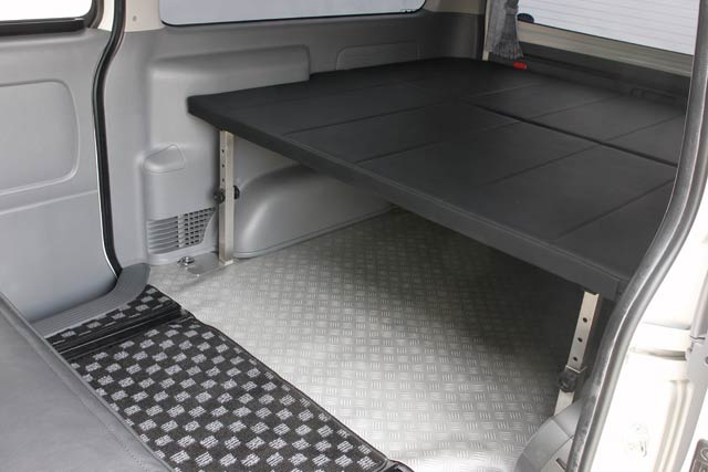 UI vehicle ユーアイビークル ハイエース 200系 セカンドシートロング