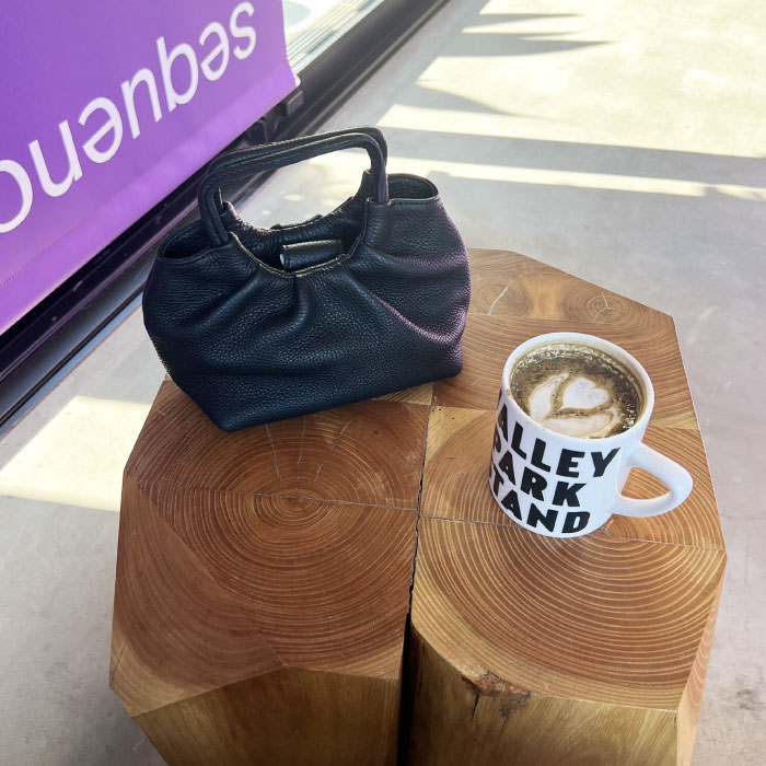 【美品】 HOMMON ゴートピュレバッグ ハンドバッグ ショルダーバッグ 美品】 HOMMON ゴートピュレバッグ ハンドバッグ ショルダーバッグ 美