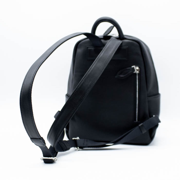 リュック via doan ヴィアドアン 羊革 ラム革 牛革 ベルベット風 光沢