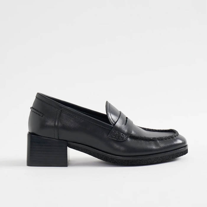 yuko imanishi +（ユウコイマニシプラス） ローファー ユウコイマニシ