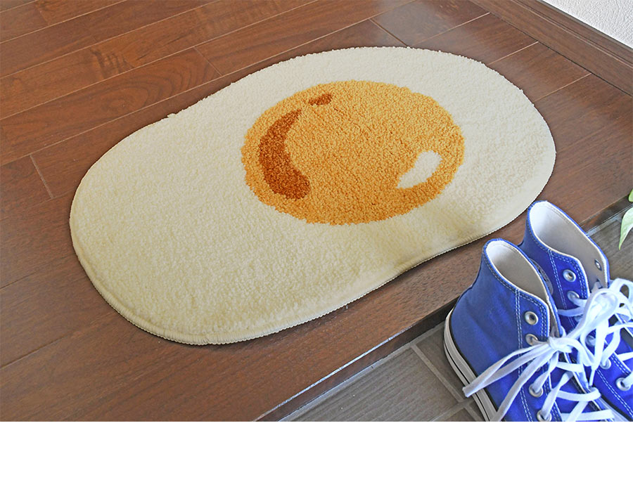 レア　ぐでたま キルトマット 約140cm 目玉焼き 玄関マット 目玉焼き 40×60 cm 洗える 滑り止め 変形 デザイン