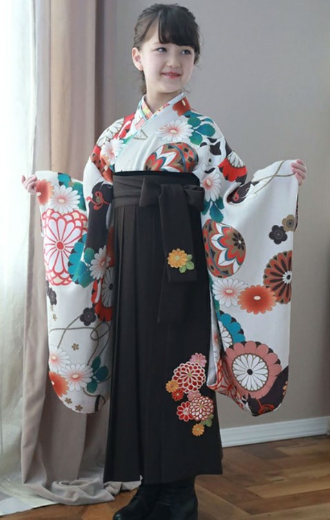 卒業式 袴 小学校 在庫限り 着付け簡単!ちりめん風着物と刺繍入袴 