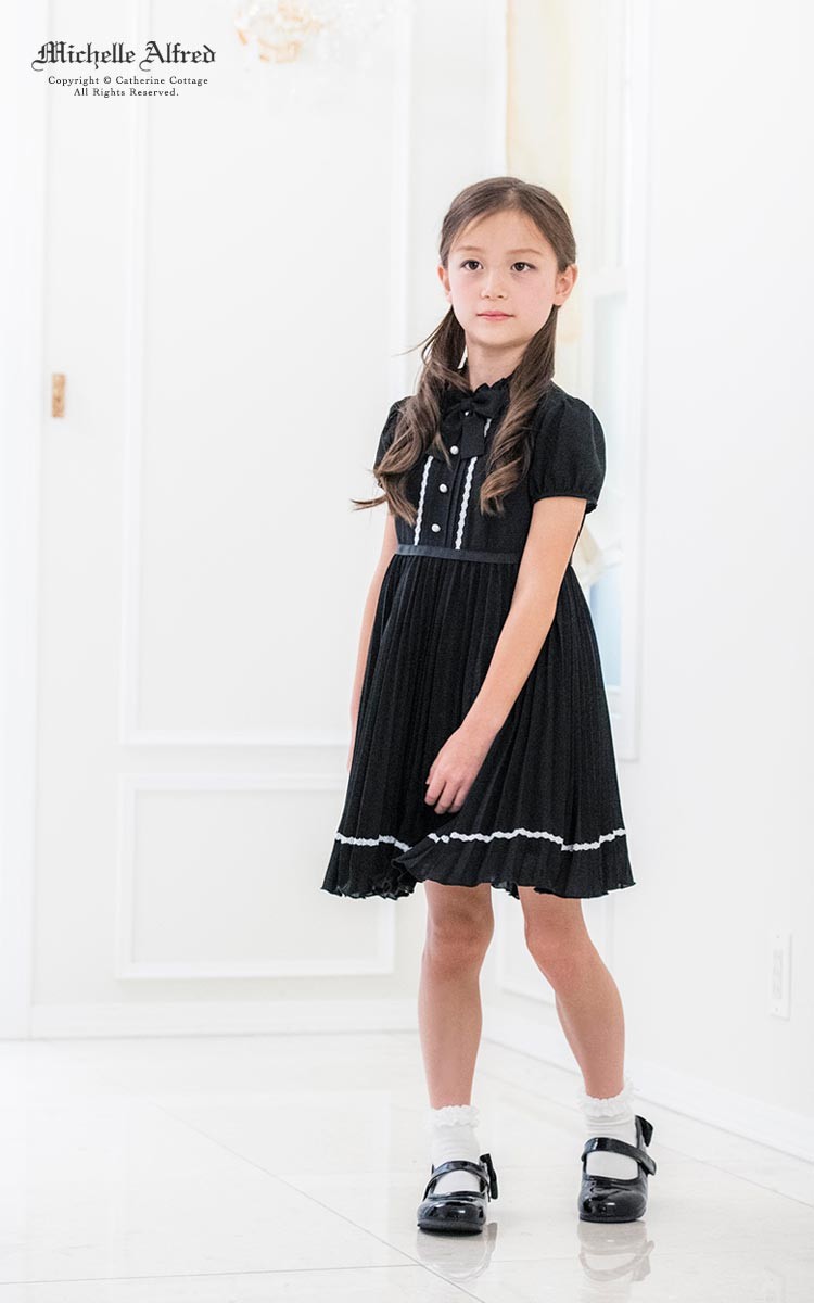 国内最安値 Familiar リバティ 刺繍 ワンピース ドレス 七五三 入学式 お出かけ 在庫限り