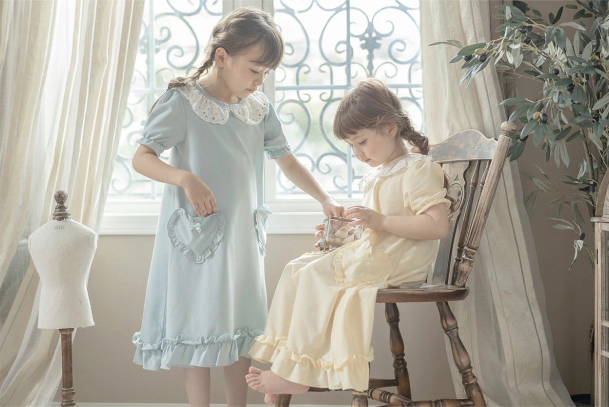 キッズ女の子のリラックスタイムをキュートに彩る夏用半袖ルームウェアネグリジェタイプでプリンセス気分