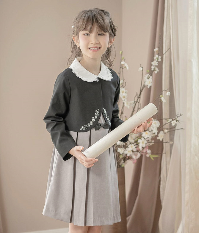 入学式 子供服 女 スーツ スカラップレース襟オリジナル刺繍のボレロ
