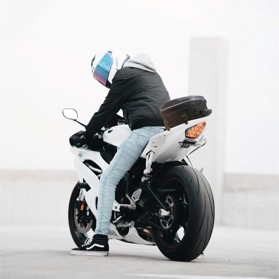 リベレーター(Liberator) バイクシートバック バイク用 シートバッグ 10-14L 大容量 ツーリング 拡張機能あり 仕分ポケット内蔵 撥水 耐傷 軽量1.0kg 簡単固定 レインカバー付き セミハード ショートツーリング　