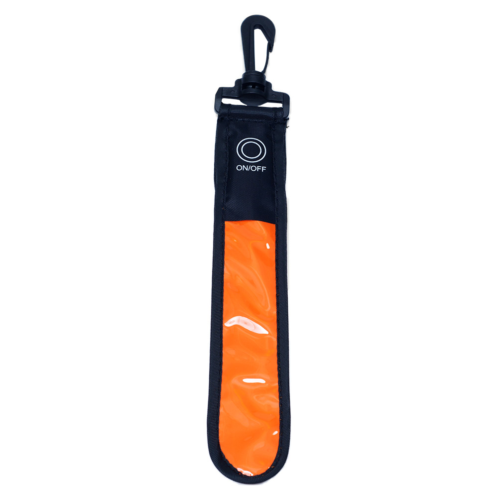 充電式LED反射板 USB Type-C充電 夜道で光る安全ライト 6色選べる 点灯モード3種類 送料無料 反射＋発光で視認性抜群 小学生 園児 児童 子供 キッズ |  | 06