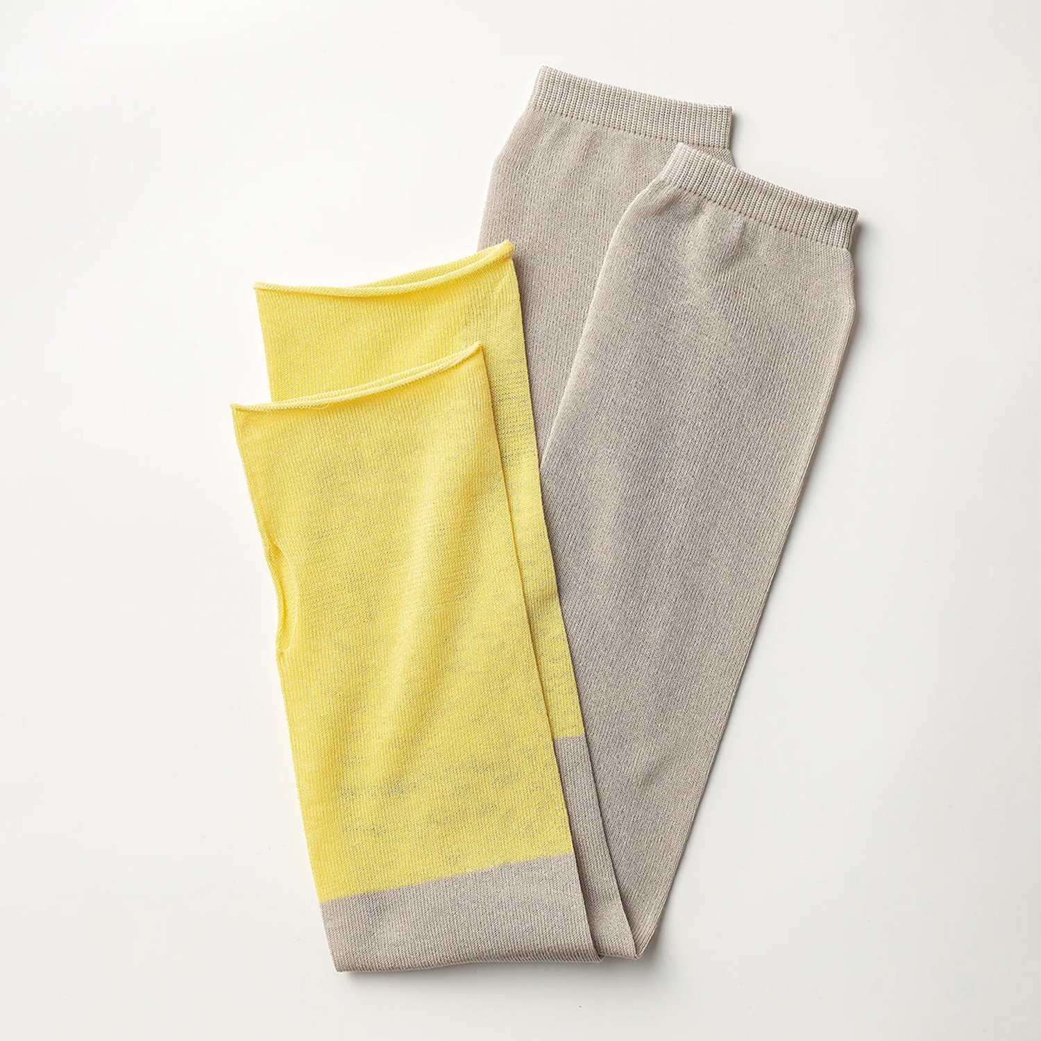 アームカバー UVカット 冷感 長め おしゃれ コットン 70cm LUCKY SOCKS ラッキーソックス UVカットクールアームカバー ツートーン アイスシルバー | LUCKY SOCKS | 03